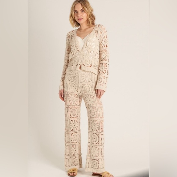En Creme Other - NWT En Créme Crochet Top and Pant Set In Beige
